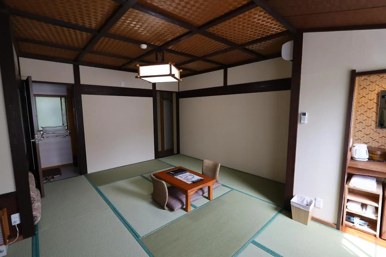 Pensión Onsen & Garden -Asante Inn- Hakone Japón