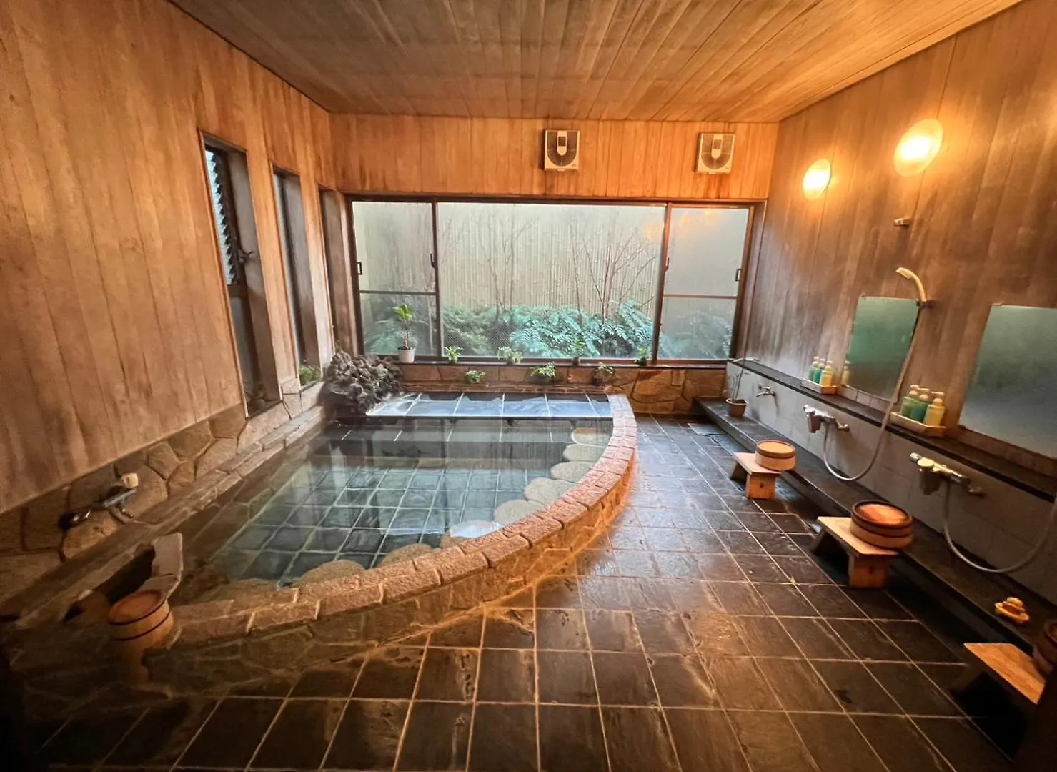 Onsen & Garden -Asante Inn- Hakone