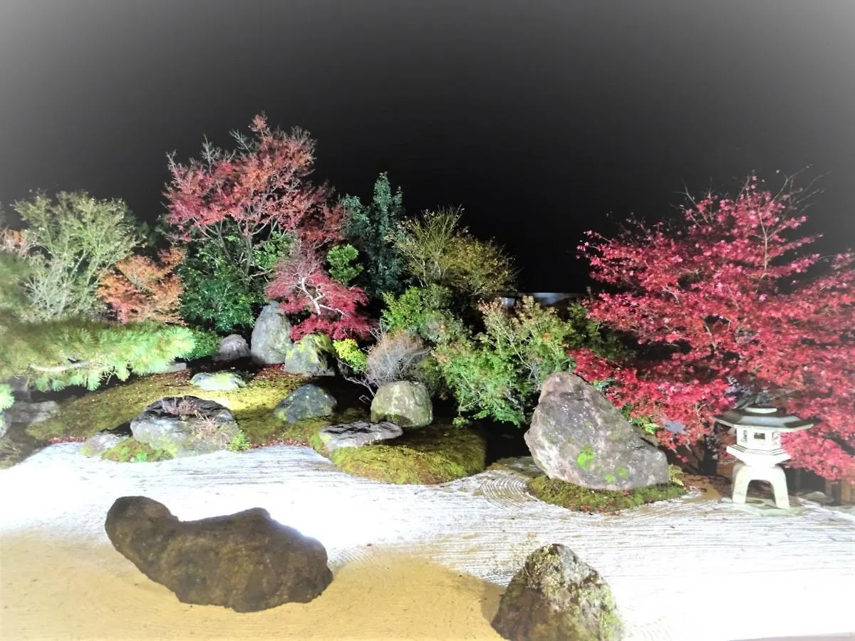 Onsen & Garden -Asante Inn- Hakone Pensión