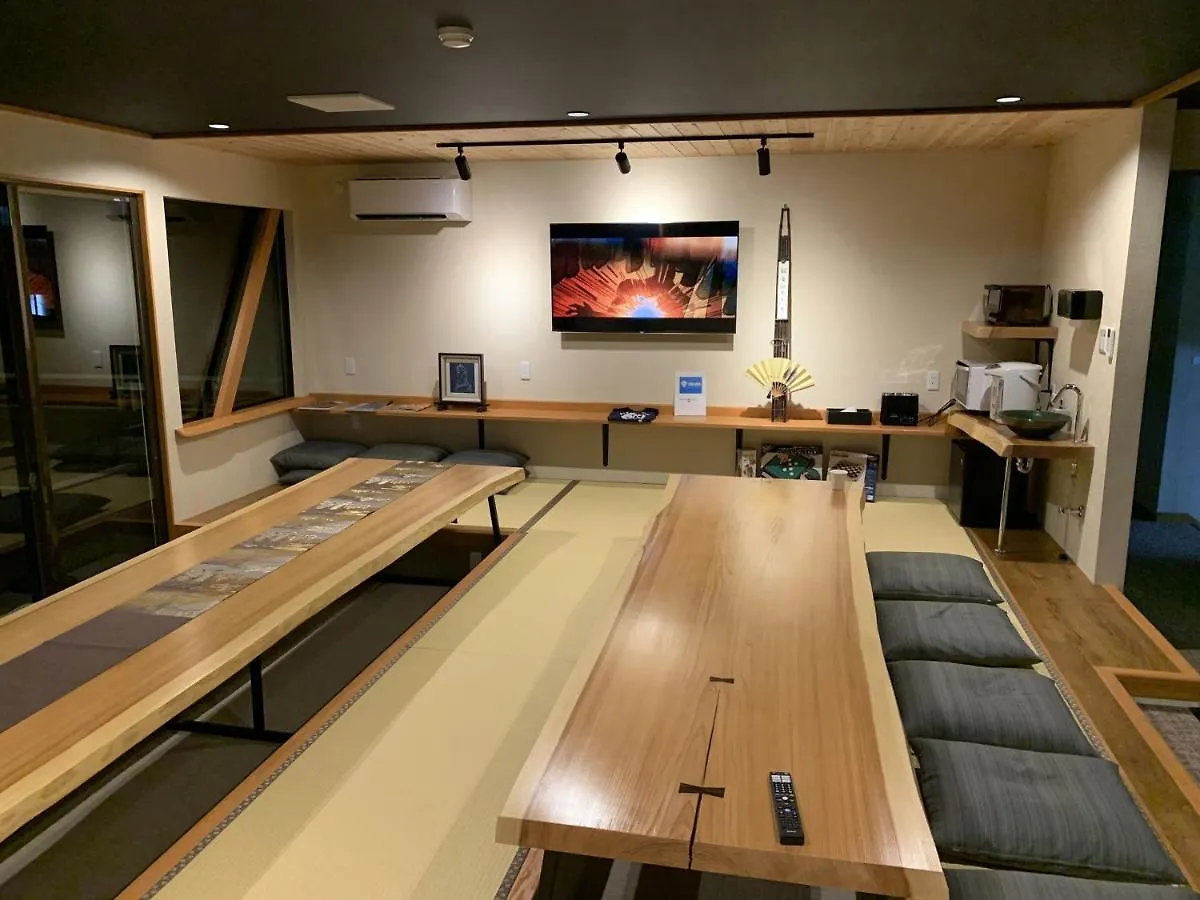 Onsen & Garden -Asante Inn- 箱根町 0*,